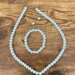 GLASS PEARL SET